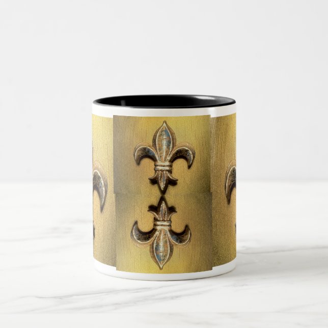 Golden Fleur de lis print Mug (Center)