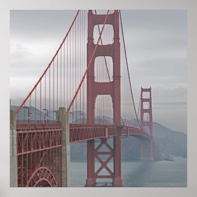 Golden gate bridge in mist. poster (Front)