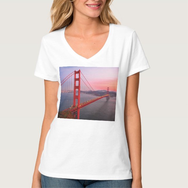 Golden gate bridge throw pillow T-Shirt (Front)
