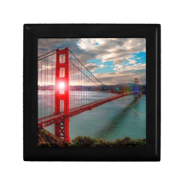 Golden Gate Bridge with Sun Shining through. Gift Box (Front)