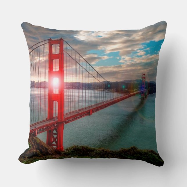Golden Gate Bridge with Sun Shining through. Throw Pillow (Front)