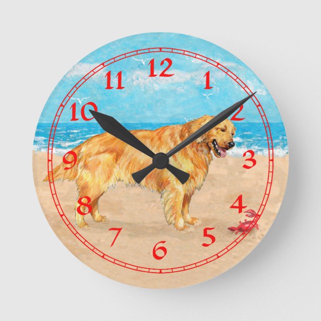 Golden Retriever at the Beach Round Clock (Front)