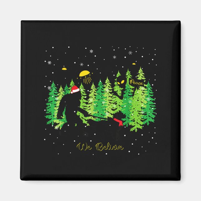 Golden Retriever Funny Bigfoot Christmas Alien Ufo Magnet (Front)