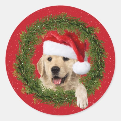 Golden Retriever in holiday wreath Classic Round Sticker