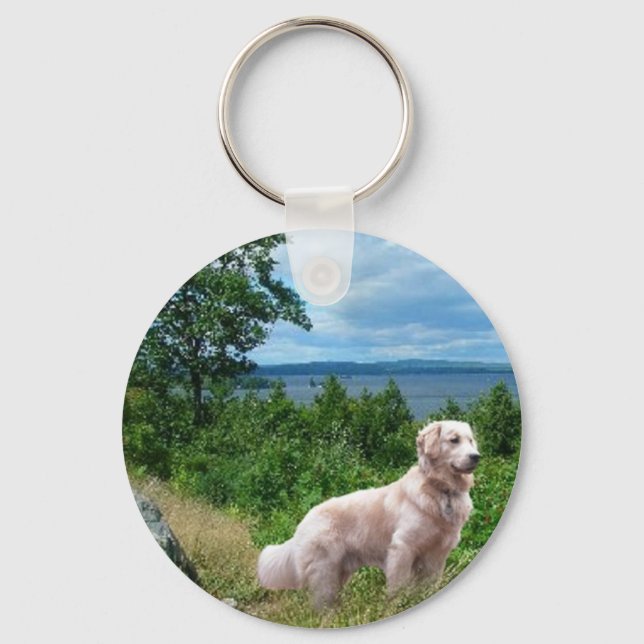 Golden Retriever Keychain At The Lake (Front)
