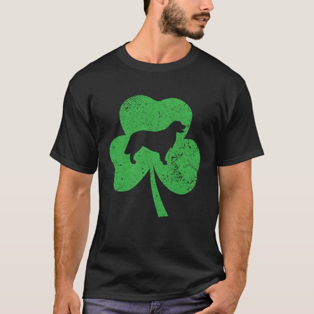 Golden Retriever St Patricks Day Distressed Shamro T-Shirt (Front)