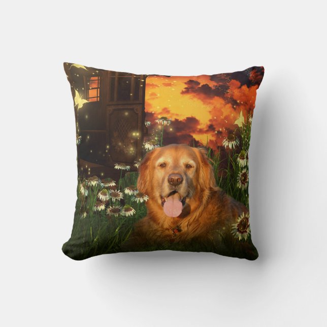 Golden Retriever Throw Pillow (Front)
