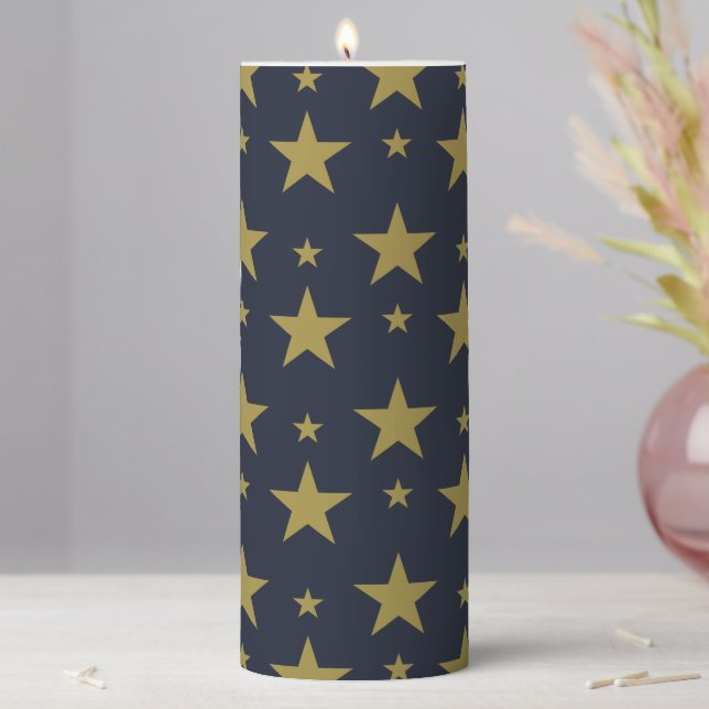 Golden Stars on Navy Blue – Elegant and Timeless Pillar Candle (In Situ)