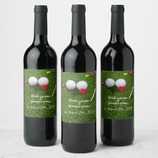 Golf Wedding golf ball and tee with love on green Wine Label