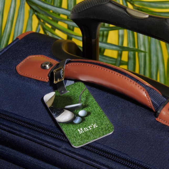 Golfer bag tag with golf ball  and putter  (Front Insitu 1)