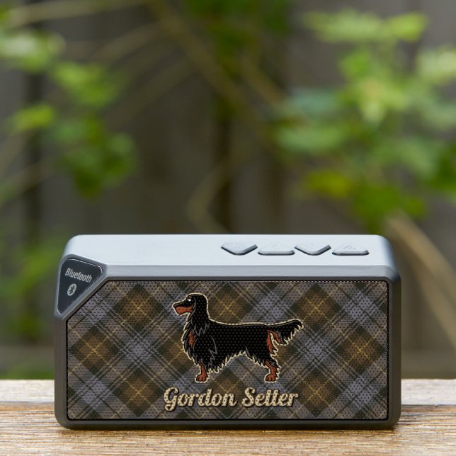 Gordon Setter over Weathered Gordon Tartan Bluetooth Speaker (Insitu(Outdoor))