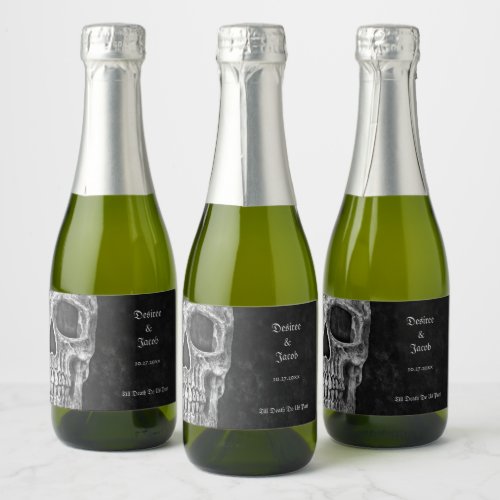 Gothic Half Skull Cool Black And White Grunge Sparkling Wine Label