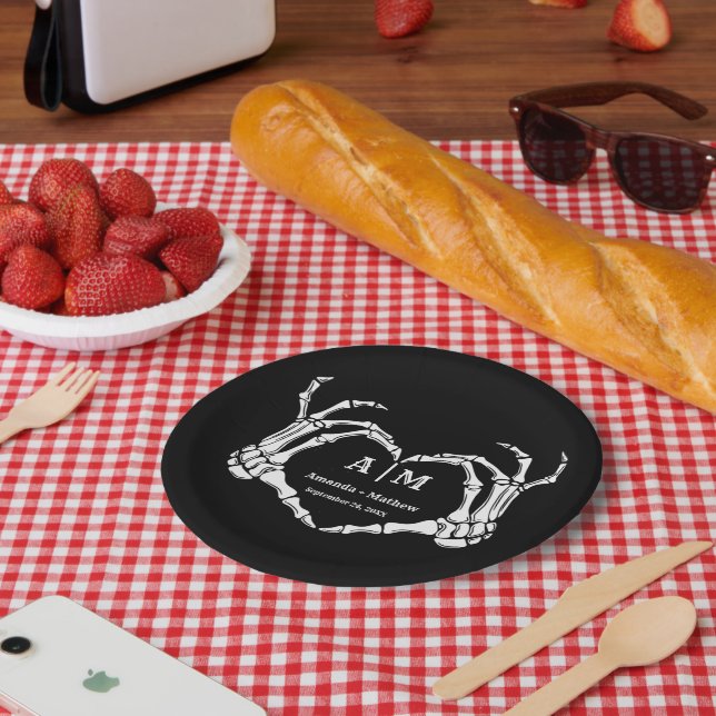 Gothic Halloween Skull Hand Heart Black Wedding Paper Plates (Picnic)