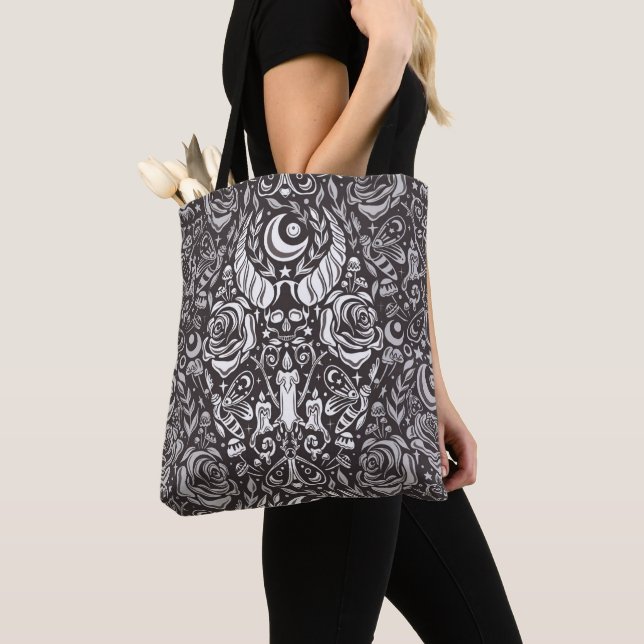 Gothic monochrome pattern tote bag (Close Up)