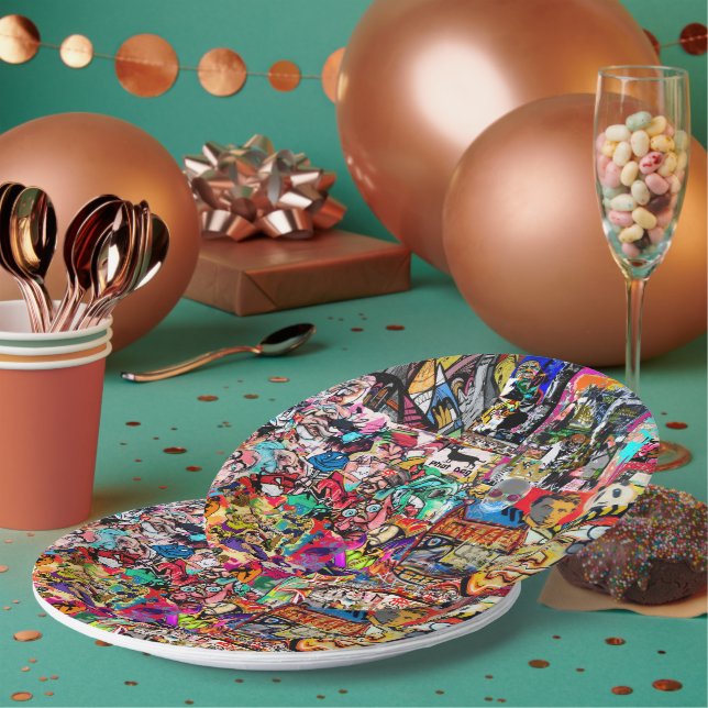 Graffiti wall collage  paper plates (Multi)
