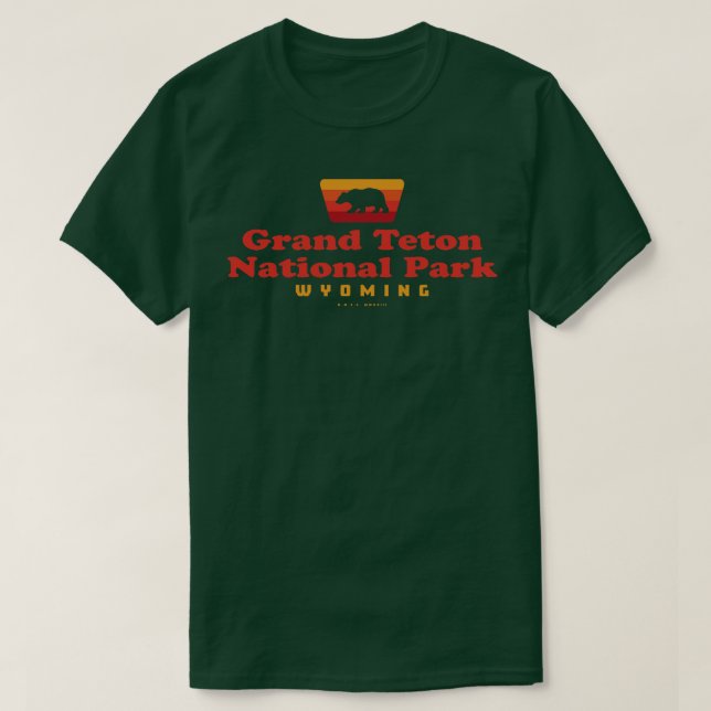 Grand Teton National Park Retro Badge Bear Red T-Shirt (Design Front)