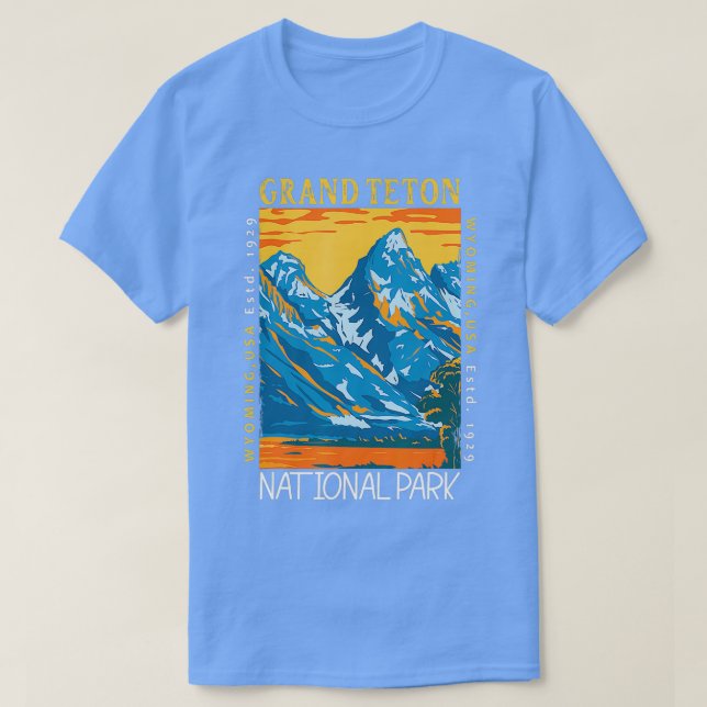 Grand Teton National Park Wyoming Distressed Vinta T-Shirt (Design Front)