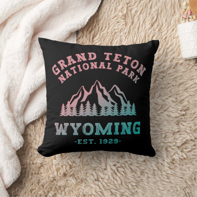 Grand Teton National Park Wyoming USA Gradient Throw Pillow (Blanket)