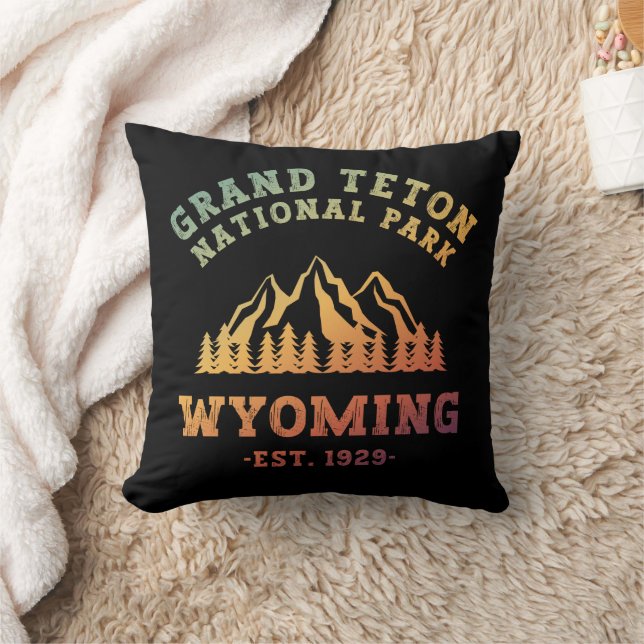Grand Teton National Park Wyoming USA Gradient Throw Pillow (Blanket)