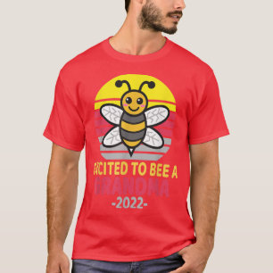 Grandma 2022  Bee Lover Grandma  Ecited To Be A Gr T-Shirt