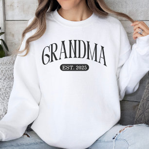 Grandma Established 20XX New Grandmother Sweatshirt