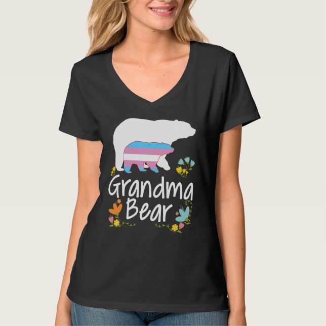 Grandma Lgbt Bear Transgender Rainbow Lgbt Gay Les T-Shirt (Front)