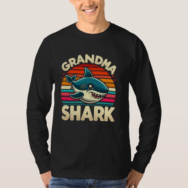 Grandma Shark Funny Shark Matching Family for Wome T-Shirt (Front)