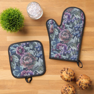 Grandma's Floral Couch Pattern Image Oven Mitt & Pot Holder Set