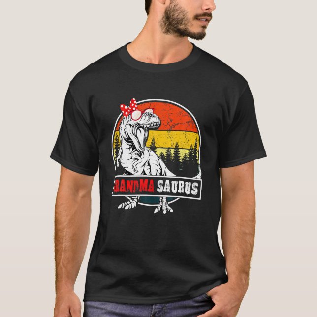 Grandmasaurus Dinosaur Funny Grandma Saurus Family T-Shirt (Front)