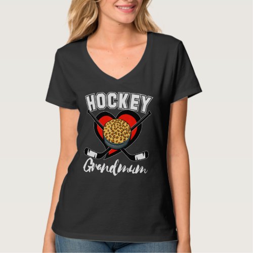 Grandmum Hockey Leopard Puck Heart Sticks Cheer Wo T_Shirt