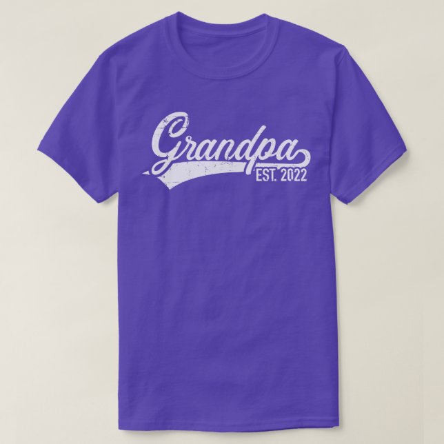 Grandpa est 2022 for grandfather to be T-Shirt (Design Front)