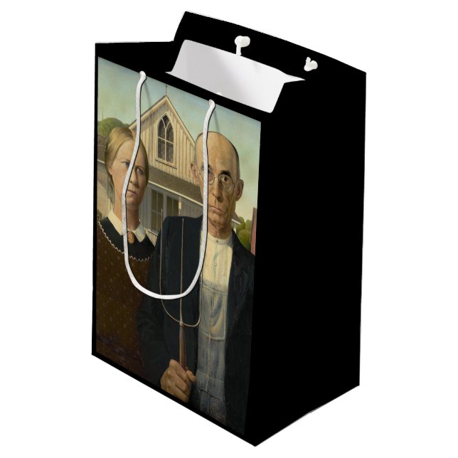 GRANT WOOD - American gothic 1930 Medium Gift Bag (Back Angled)