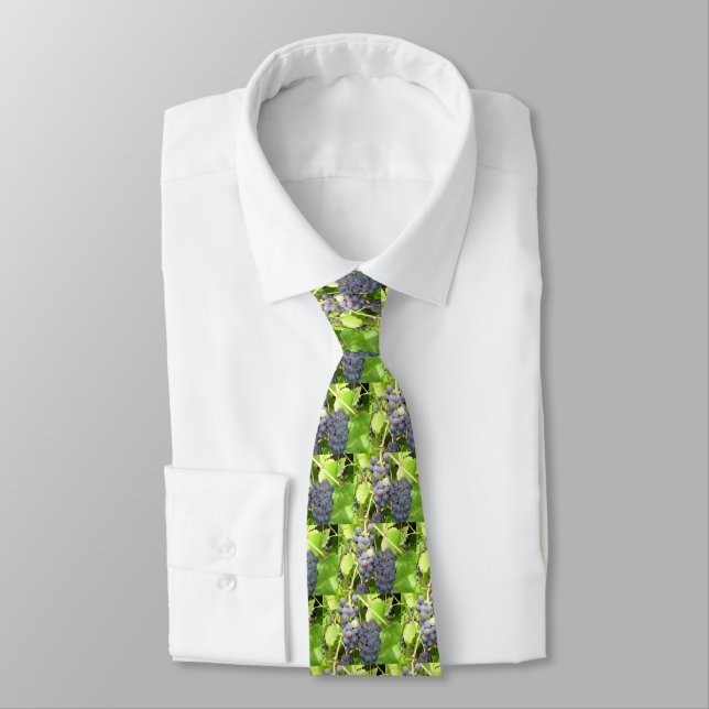 Grapes Tie (Tied)