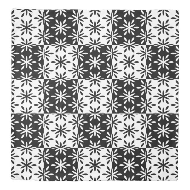 Graphic Black and White Geometric Flower Pattern Duvet Cover (Front)