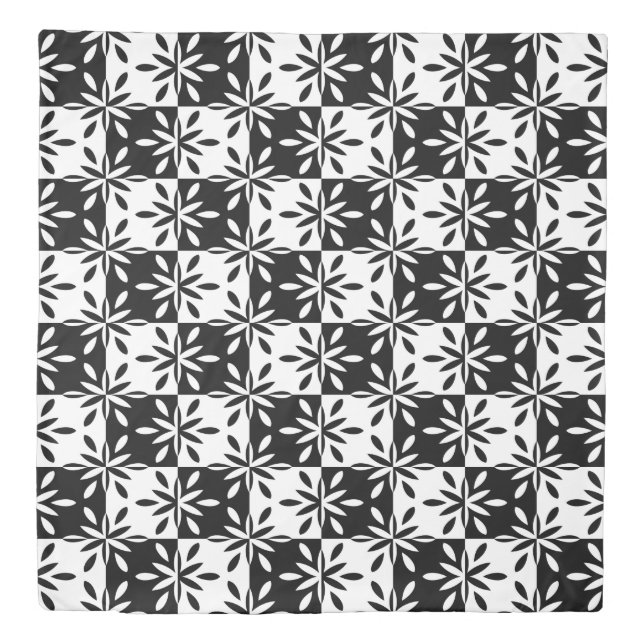 Graphic Black and White Geometric Flower Pattern Duvet Cover (Front)