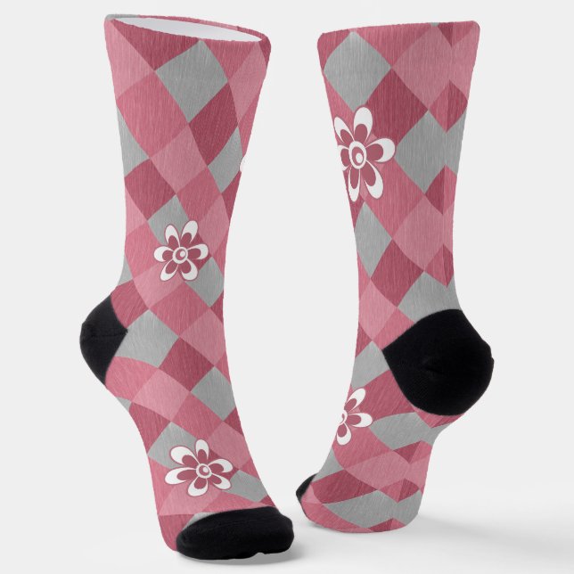 Gray and pink plaid with chamomile flowers socks (Angled)
