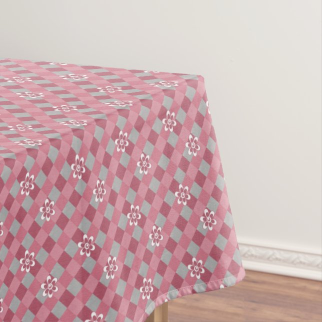 Gray and pink plaid with chamomile flowers tablecloth (In Situ)