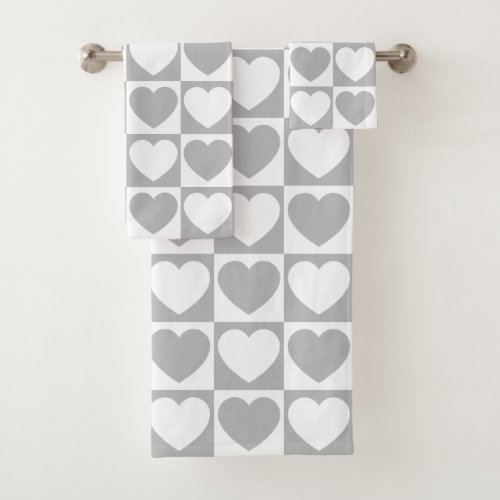 Gray and White Checkered Pattern With Hearts Bath Towel Set
