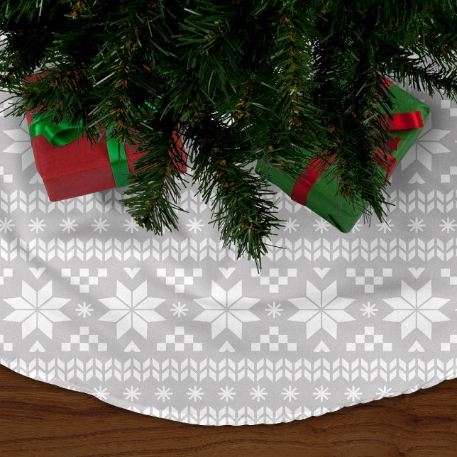 Gray and White Fair Isle Pattern Brushed Polyester Tree Skirt (Creator Uploaded)