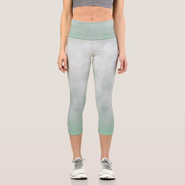 Gray Aqua geen rustic Capri Leggings (Front)
