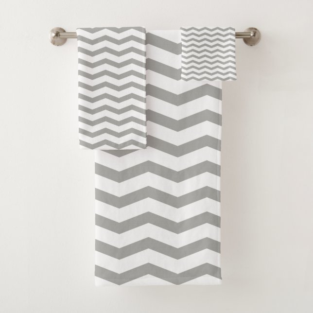 Gray chevron stripe pattern bathroom towel set (Insitu)