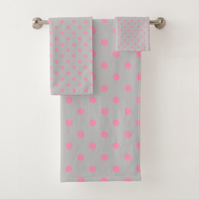 Gray Pink Polka Dot Bath Towel Set (Insitu)