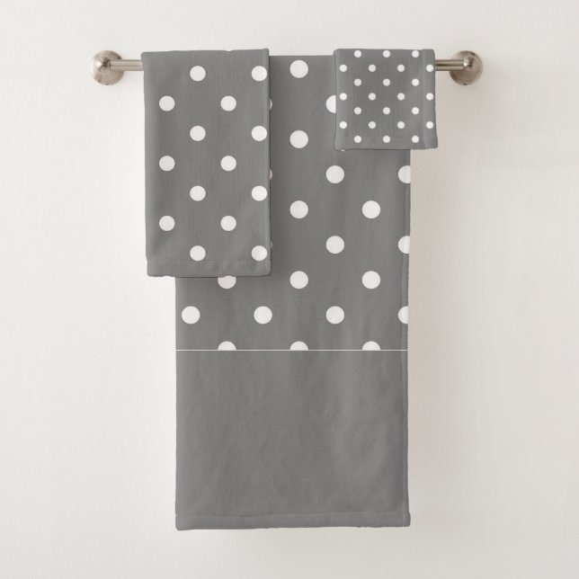 Gray Polka Dots Bath Towel Set (Insitu)