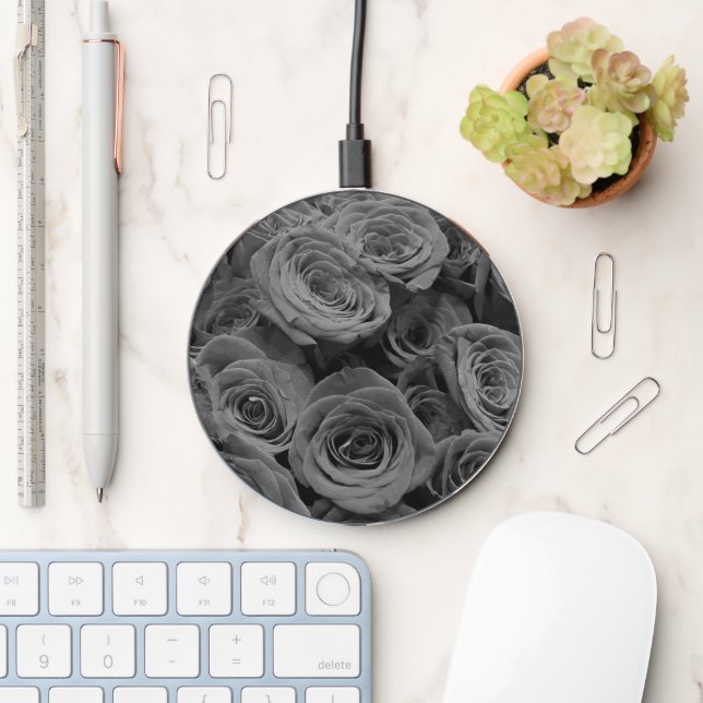 Gray roses, gray floral photo    wireless charger  (Desk)