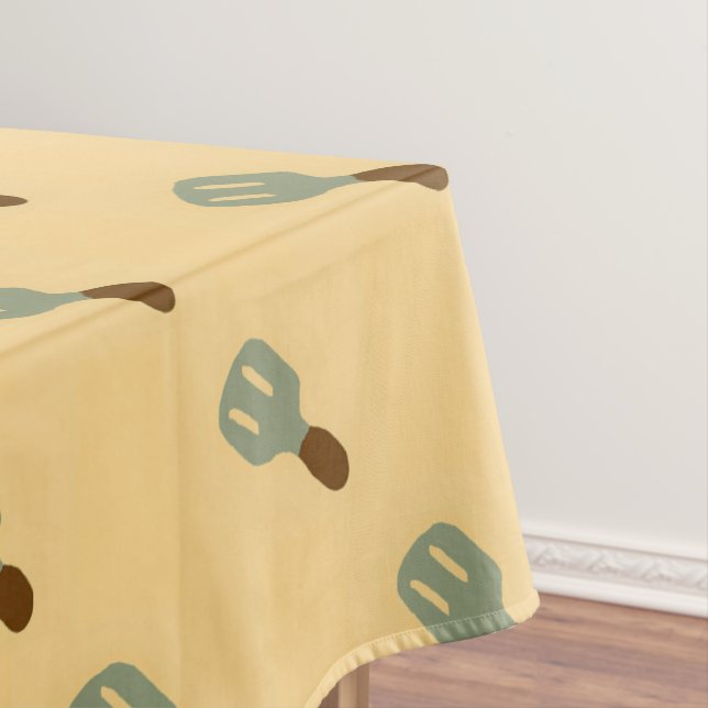 Gray spatula drawing pattern brown tablecloth (In Situ)