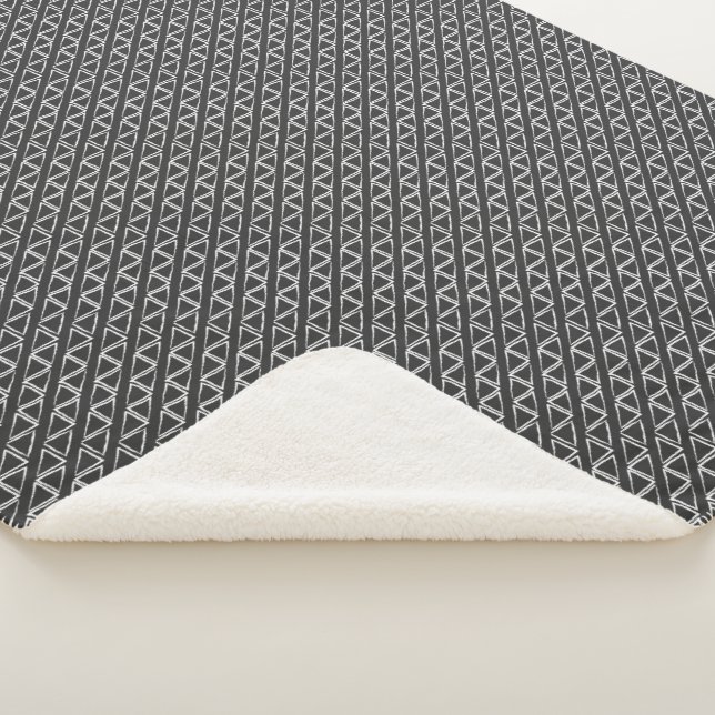 Gray Triangle Abstract Modern Random Pattern Sherpa Blanket (3/4)