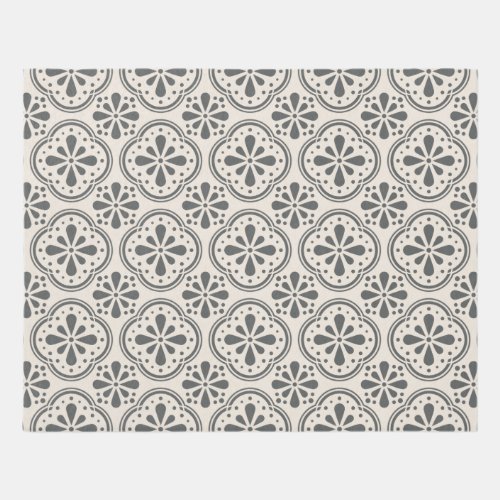 Gray White Quatrefoil Geometric Rug