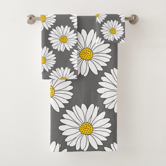 Gray Yellow White Daisy Pattern Bath Towel Set (Insitu)