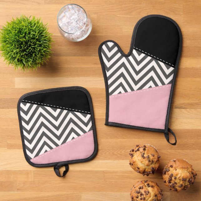 Gray Zigzag, Gray Chevron, Zigzag Pattern, Pink Oven Mitt & Pot Holder Set (Top Down)