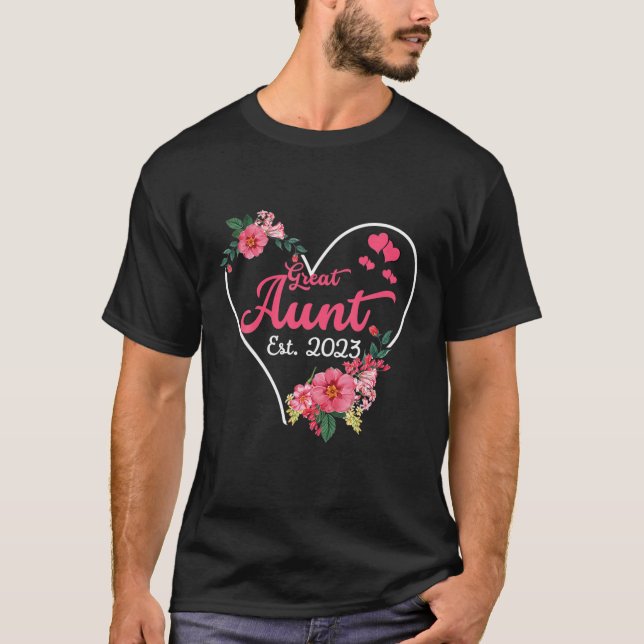 Great Aunt To Grandma 2023 Pregnancy Announcement T-Shirt (Front)
